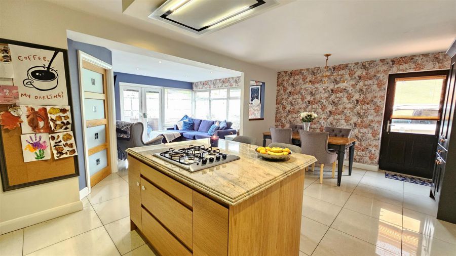 33 Highgrove Crescent