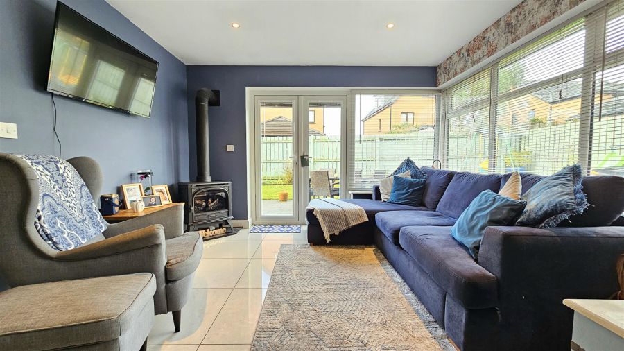 33 Highgrove Crescent