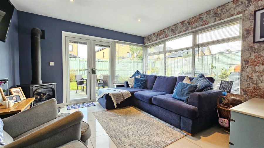 33 Highgrove Crescent