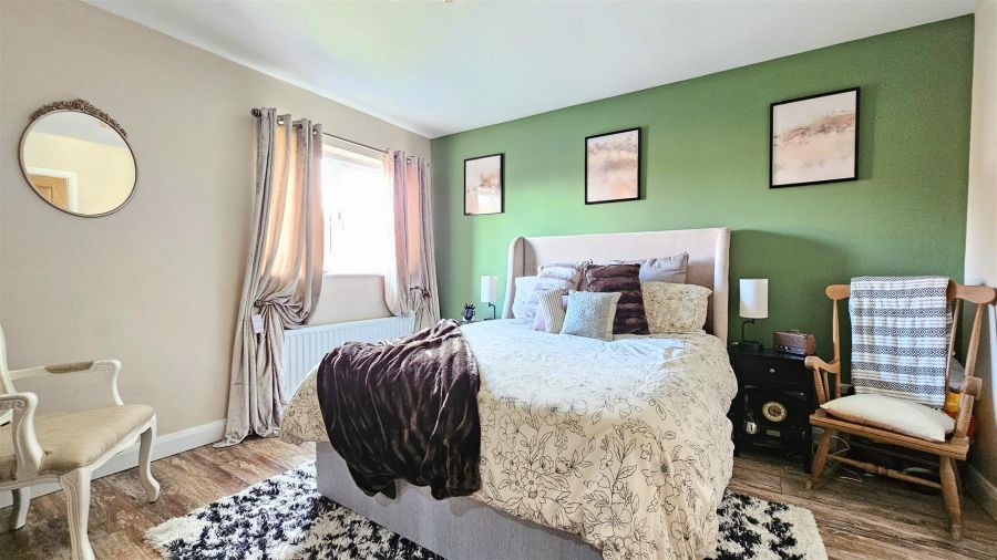 33 Highgrove Crescent