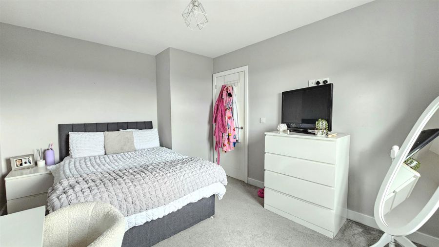 22 Bashford Park Hill