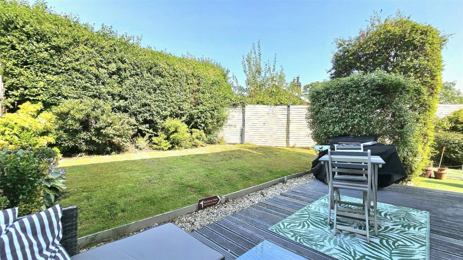 8 Bates Park