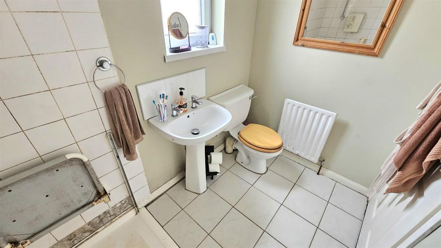 38 Oakwood Road