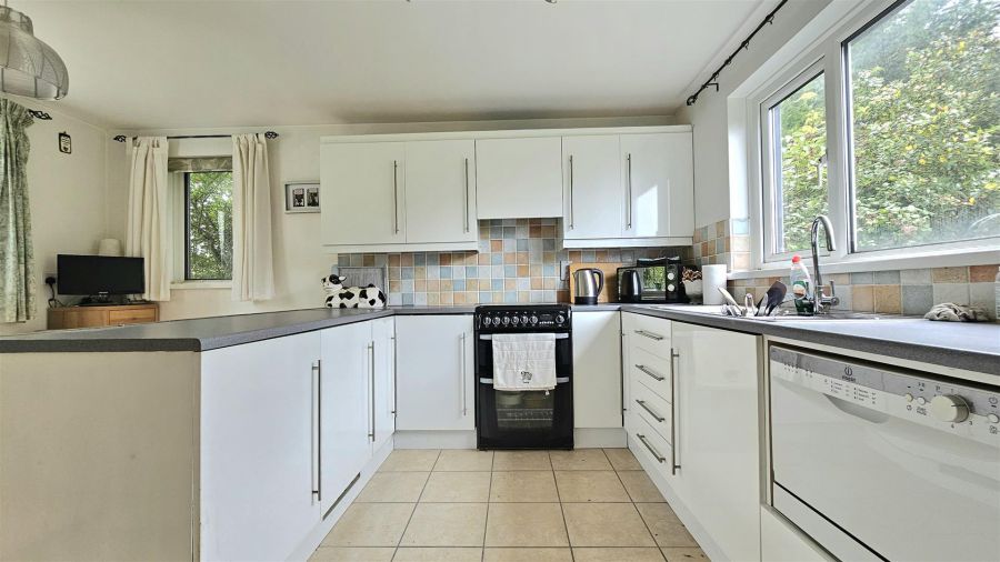 3 Whinfield Lane