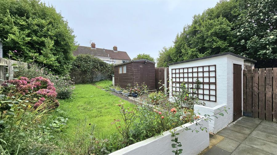 2 Sandes Court