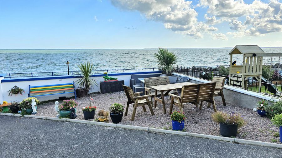 Apt 6 Oceanview 31 Marine Parade
