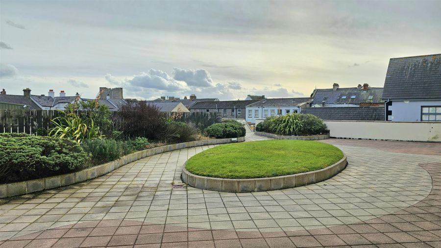 6 Lancasterian Court