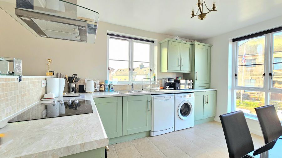 Apt 3, The Old School House Lancasterian Street