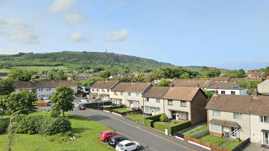 2I Knocksallagh Green