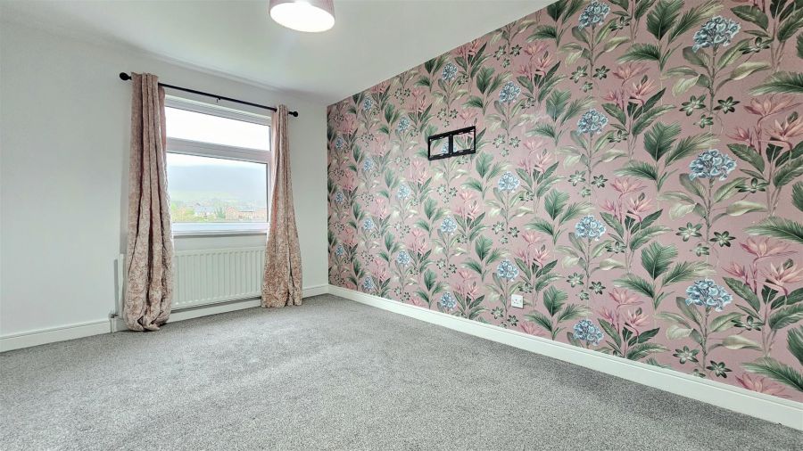 2I Knocksallagh Green