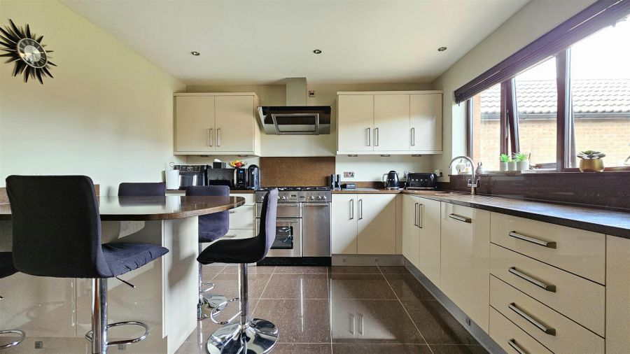 2 Sandringham Park
