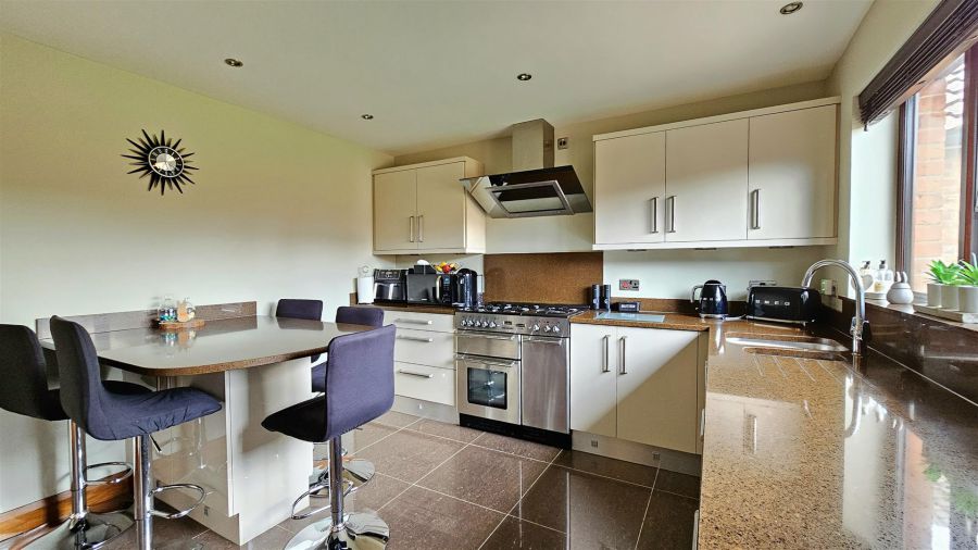 2 Sandringham Park