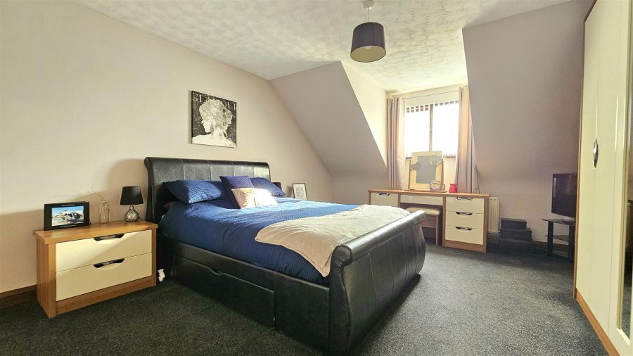 2 Sandringham Park