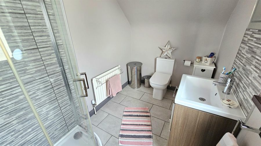 2 Sandringham Park