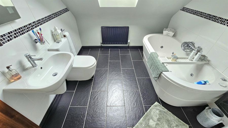 2 Sandringham Park