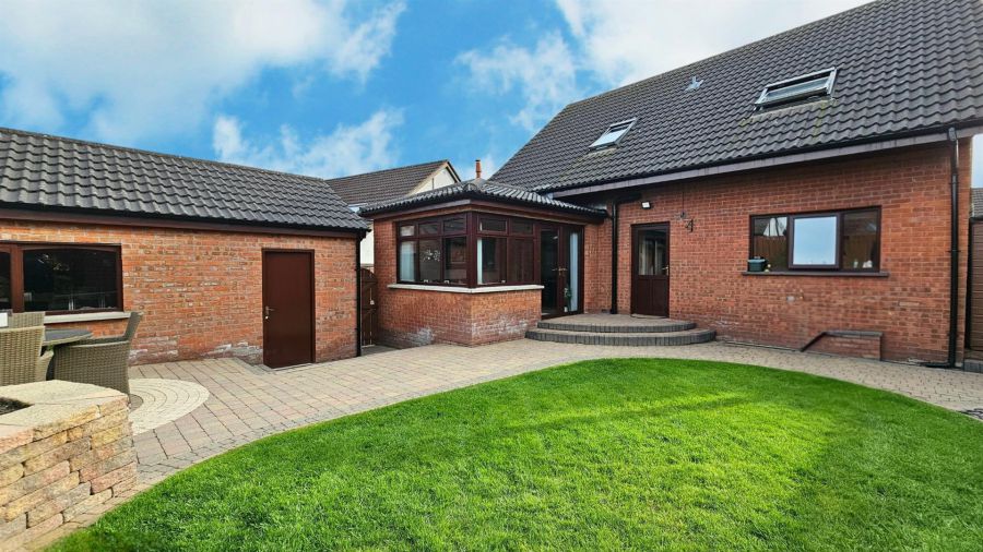 2 Sandringham Park