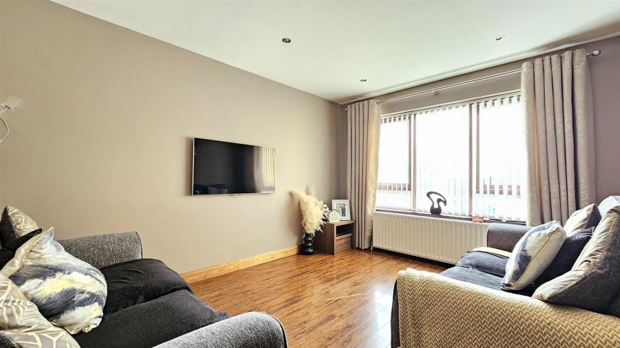 2 Sandringham Park