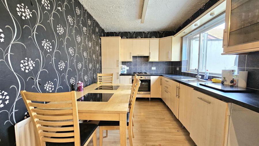 11 Blackthorn Park