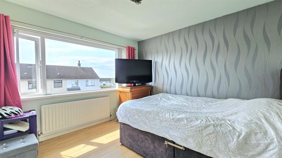 11 Blackthorn Park