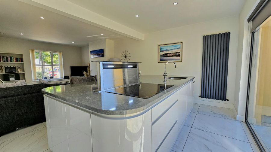 10 Maritime Drive