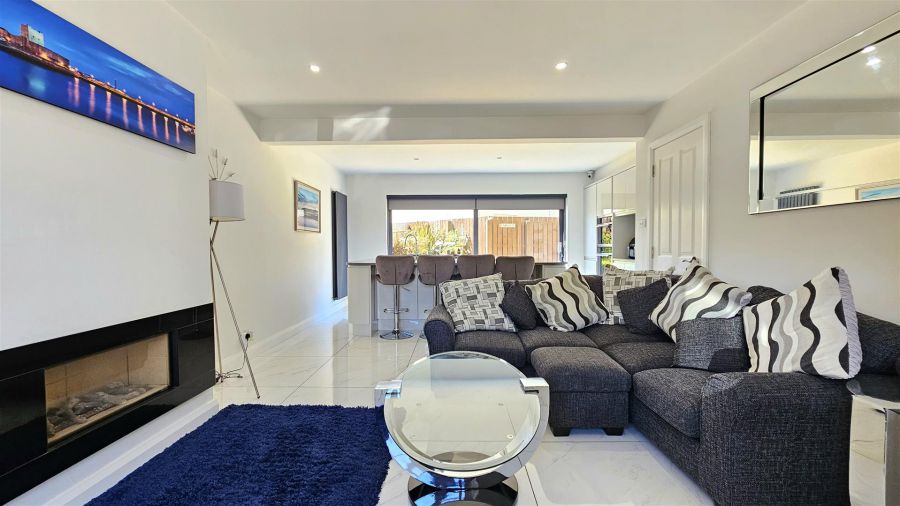 10 Maritime Drive