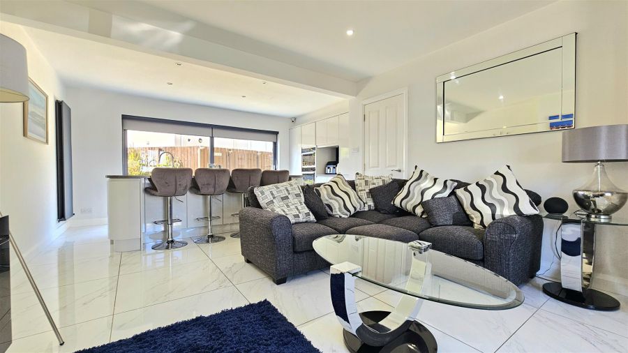 10 Maritime Drive