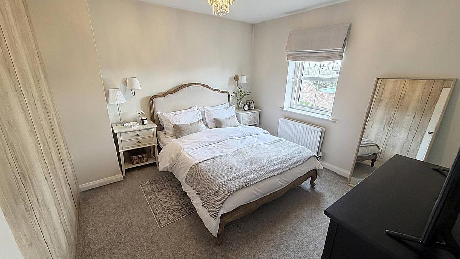 19 Greenhall Park