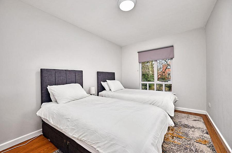 4 Lodge Court, Lodge Road