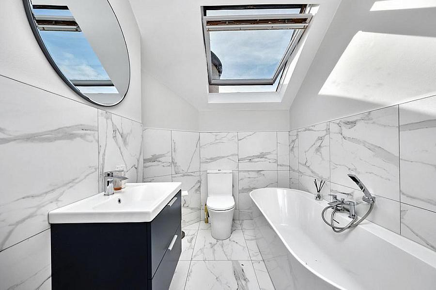 4 Lodge Court, Lodge Road