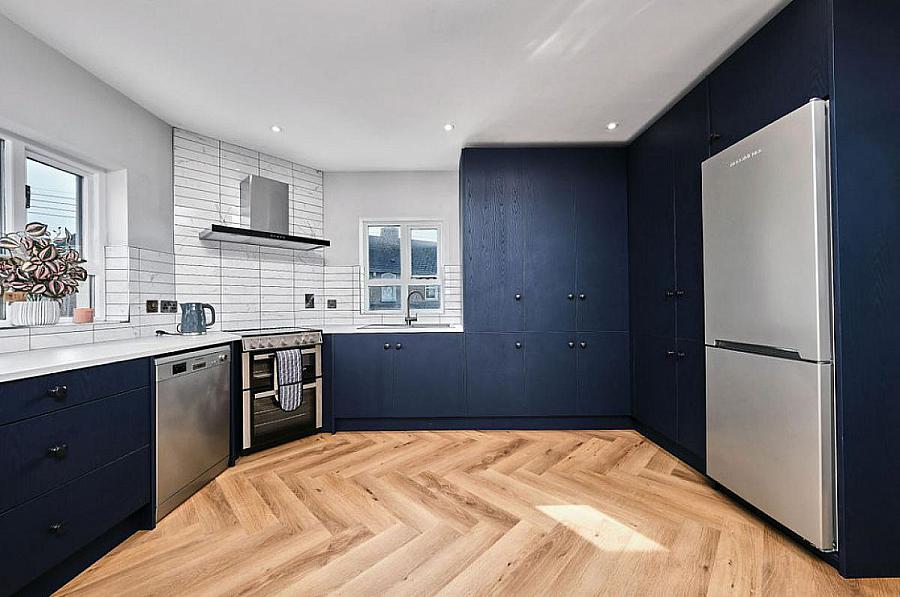 4 Lodge Court, Lodge Road