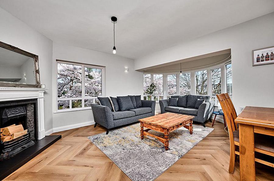 4 Lodge Court, Lodge Road