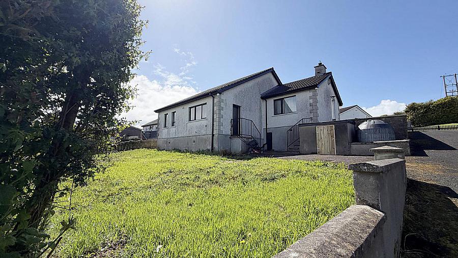 5 Eastburn Crescent