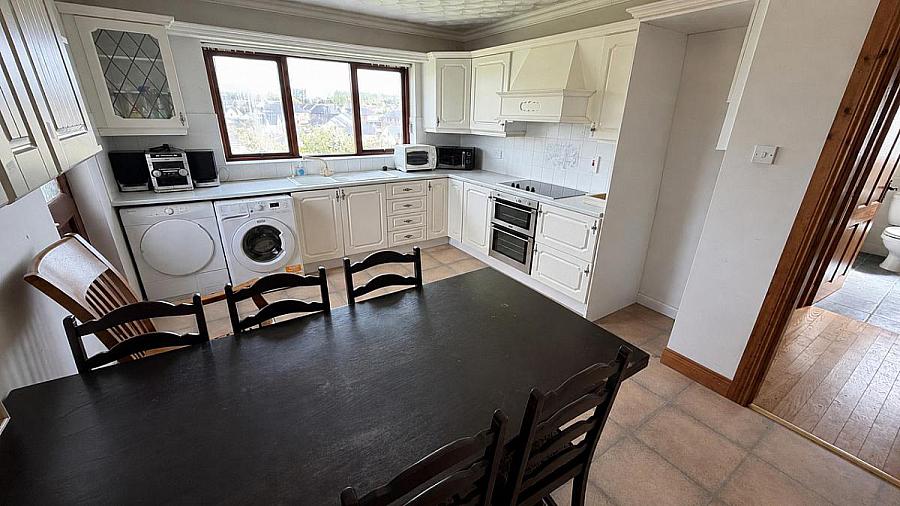 5 Eastburn Crescent