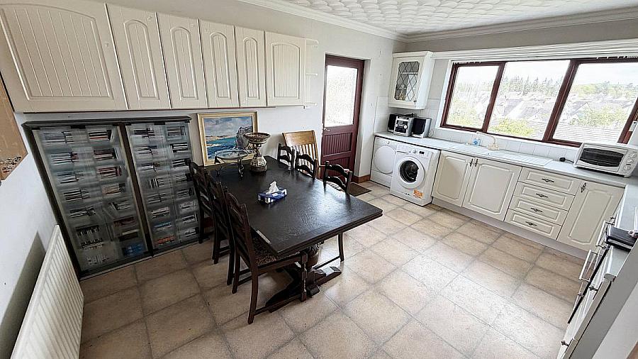 5 Eastburn Crescent
