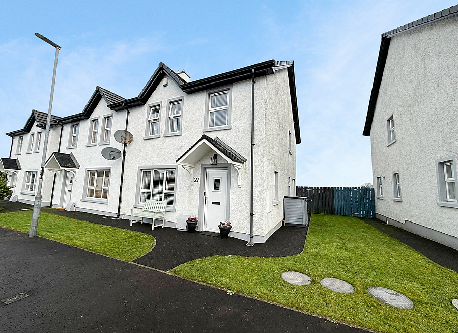 27 Knockbracken Close