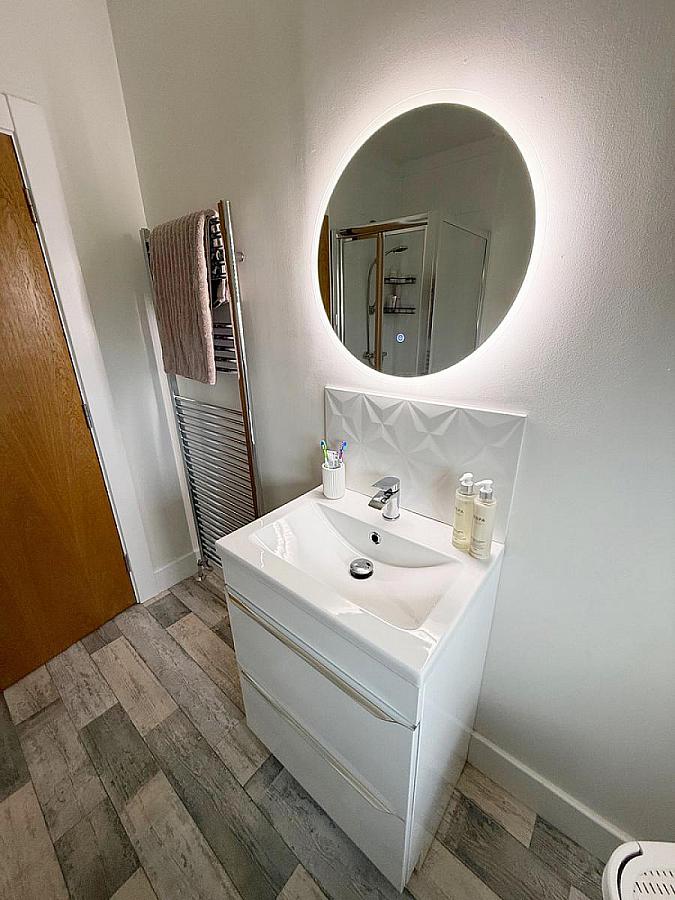 27 Knockbracken Close