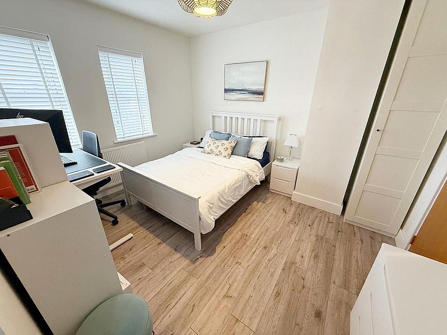 27 Knockbracken Close