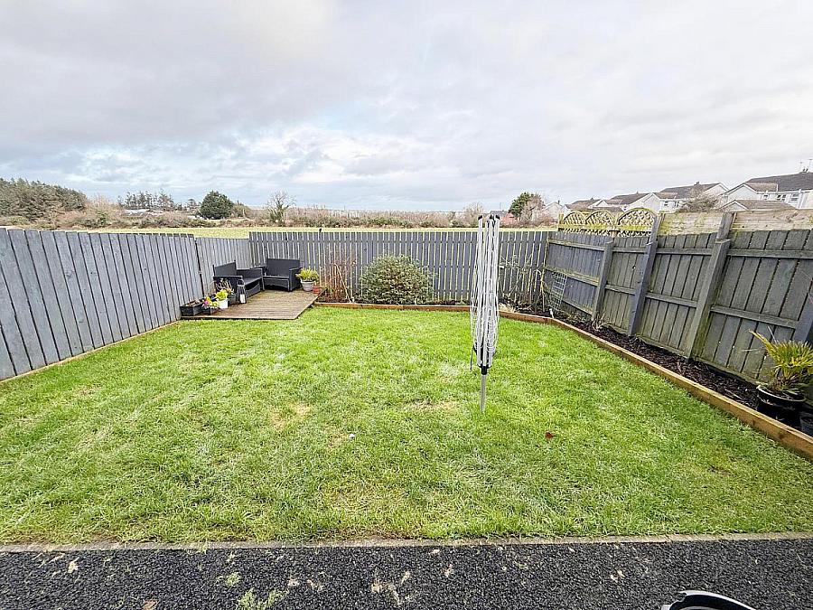 27 Knockbracken Close