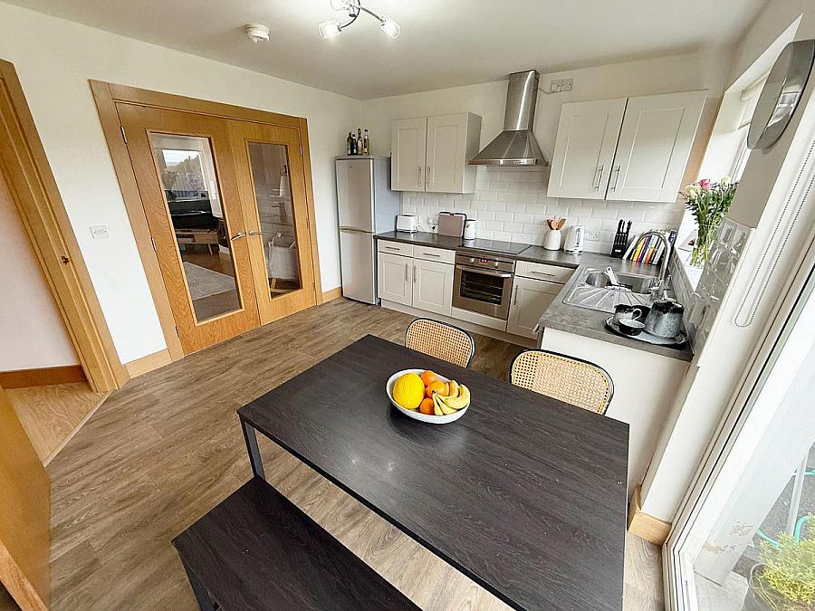 27 Knockbracken Close