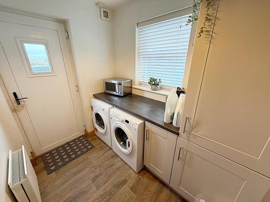 27 Knockbracken Close