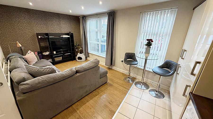 27 Irish Society Court