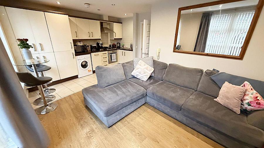 27 Irish Society Court