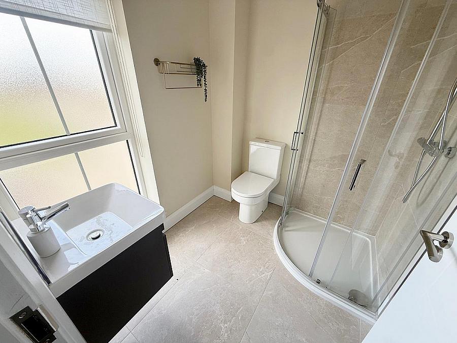 326 Henley Hall, Mountsandel