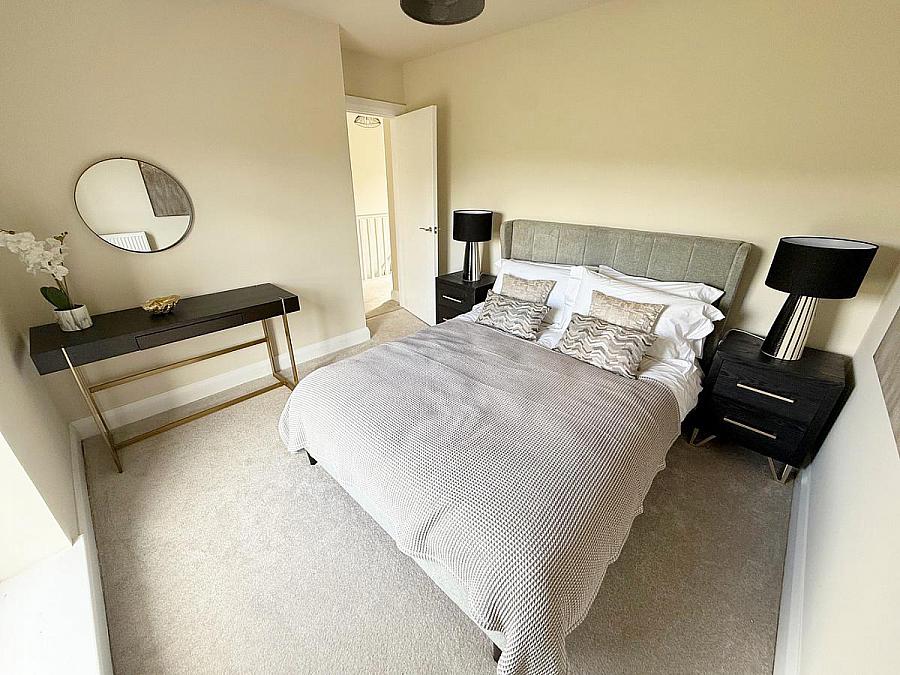 326 Henley Hall, Mountsandel