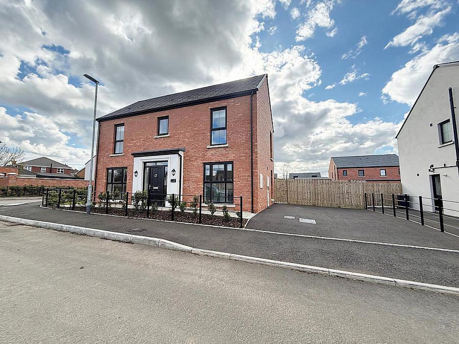 326 Henley Hall, Mountsandel