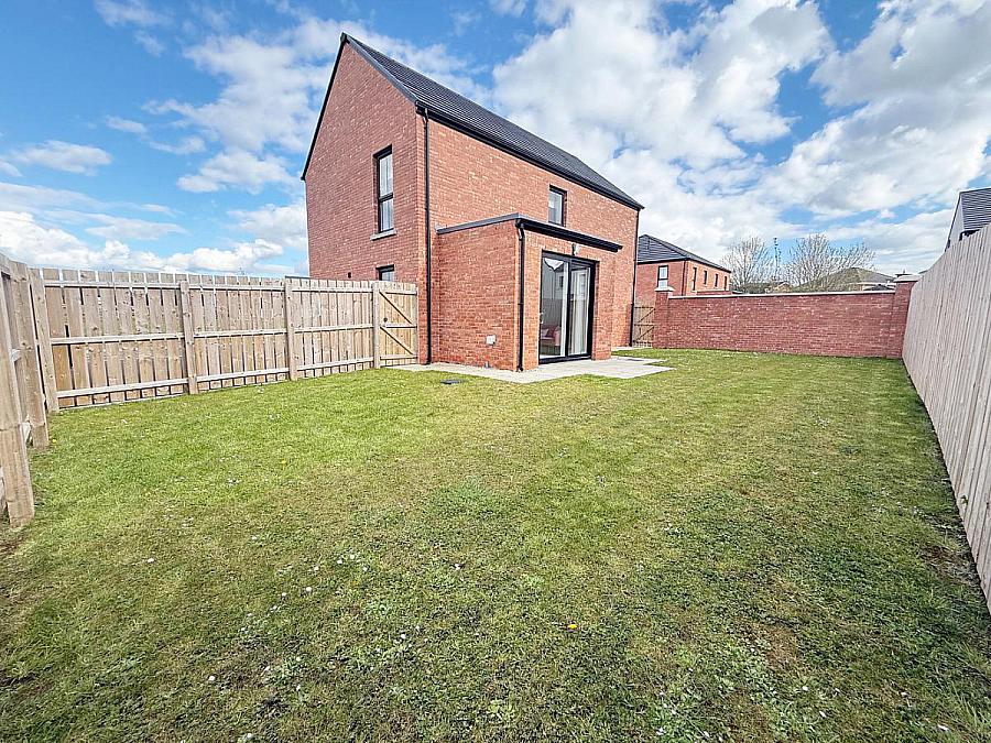 326 Henley Hall, Mountsandel