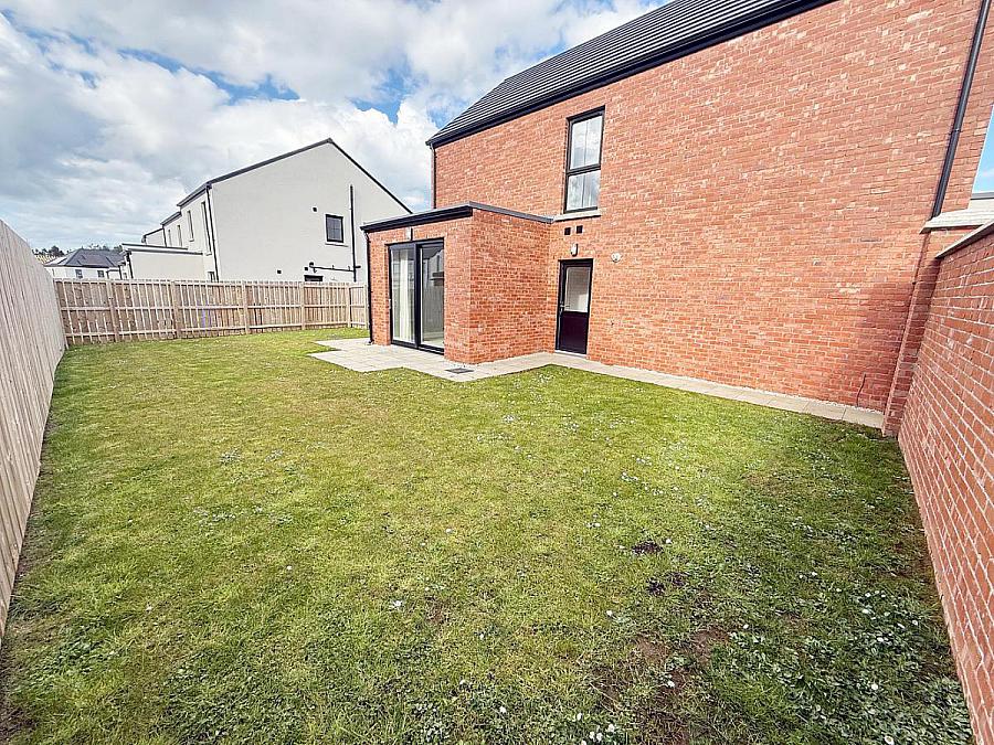 326 Henley Hall, Mountsandel