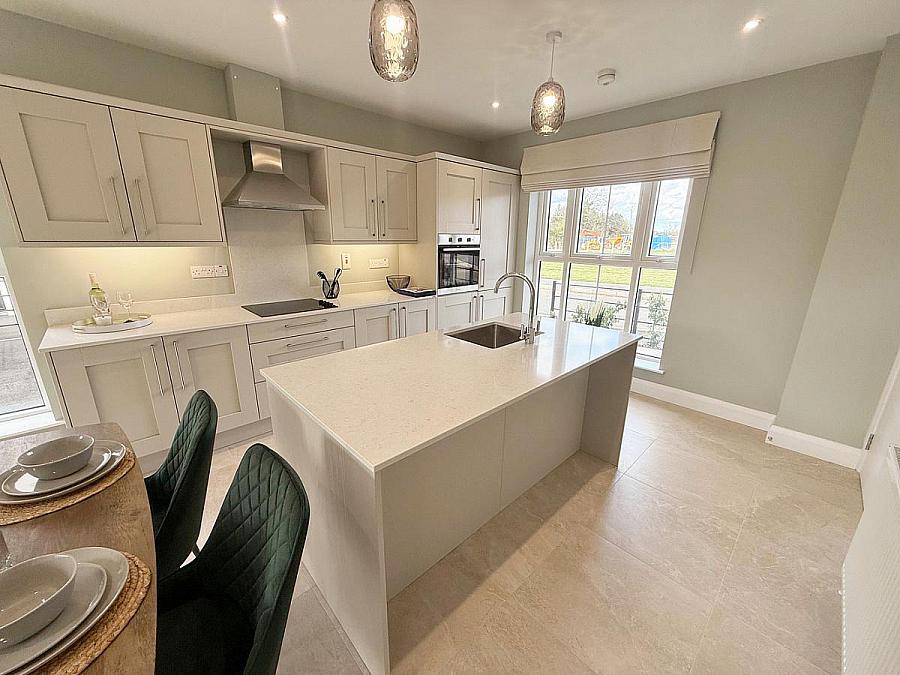 326 Henley Hall, Mountsandel