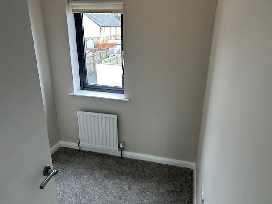 8 Galvally Close