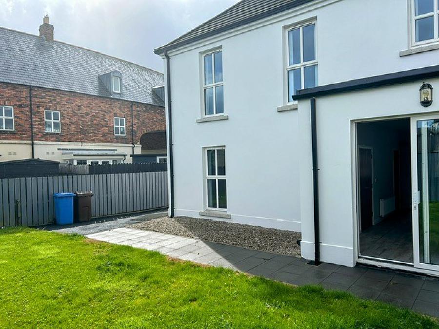 12 Shell Hill Court